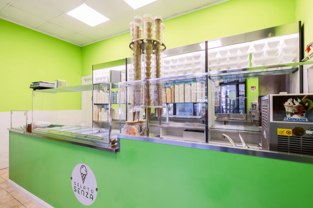 Gelateria SENZA interni - design naturale